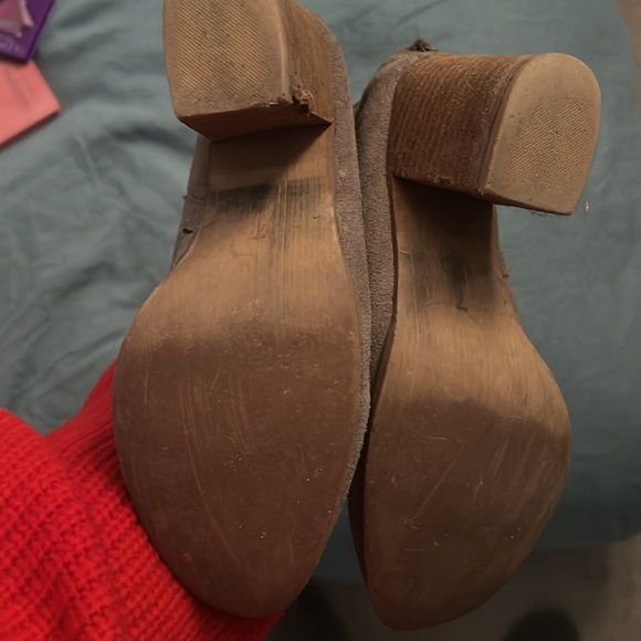 Urban Outfitters Heeled Booties - Picture 5 of 5